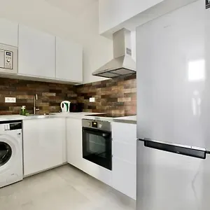 Premium By Hi5 - 3 Bedroom , Budapest Hungary
